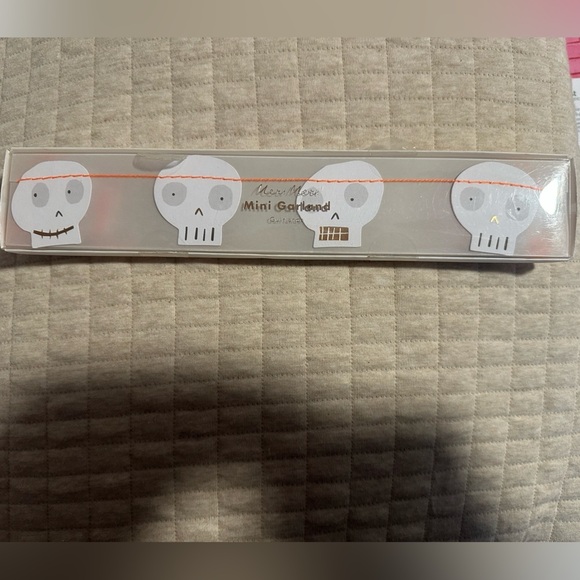 NEW Meri Meri Sugar Skull Party Cake Toppers and Mini Garland - Picture 4 of 4